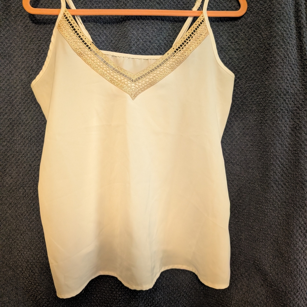 Elegant Cream Sleeveless Top, Medium